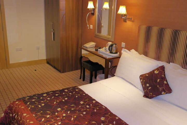 Room 14 of 48