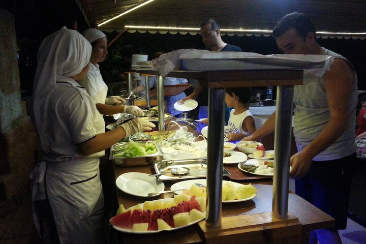 Dining 14 of 21