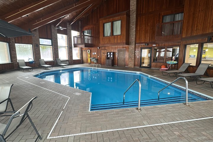 Hotel with Pool