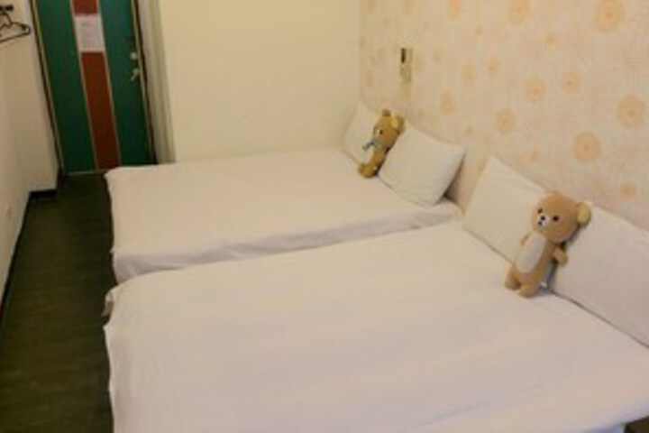 Room 28 of 38