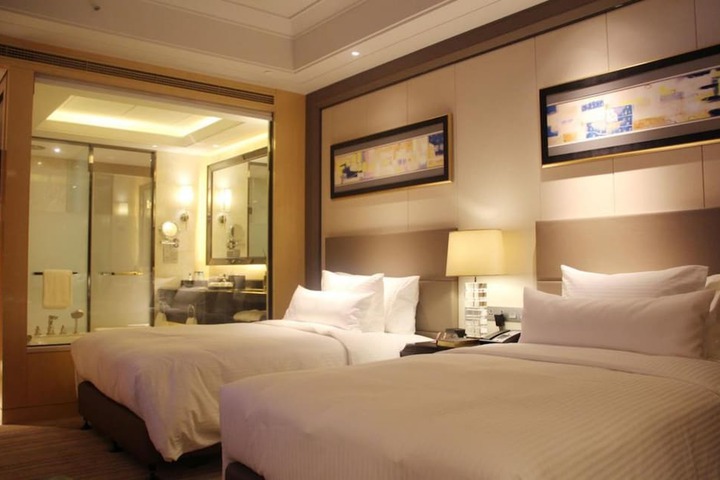 Room 5 of 42