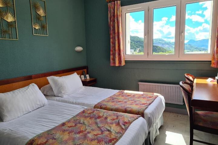 Room 5 of 45