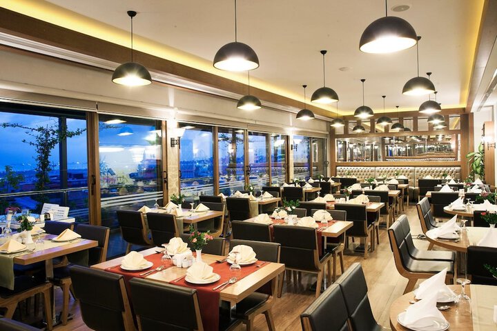 Dining 42 of 59