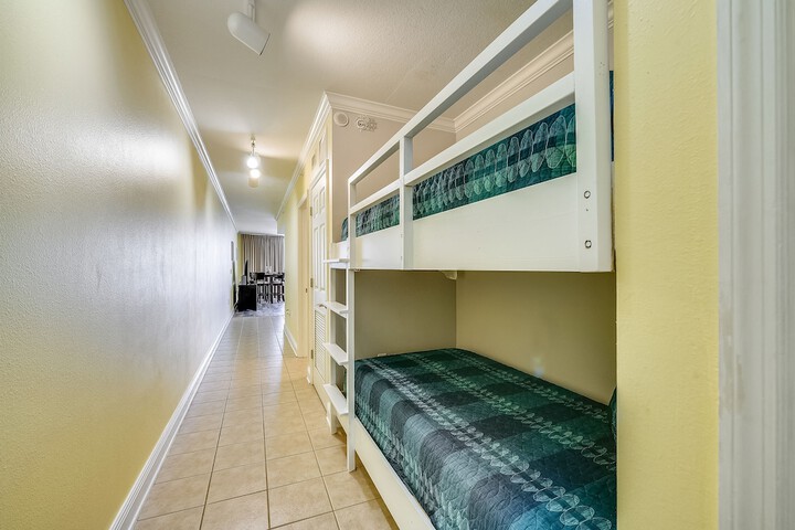 Room 18 of 145