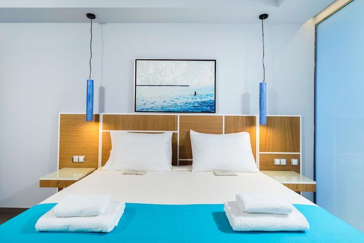 Room 32 of 123