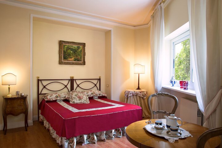 Room 14 of 37