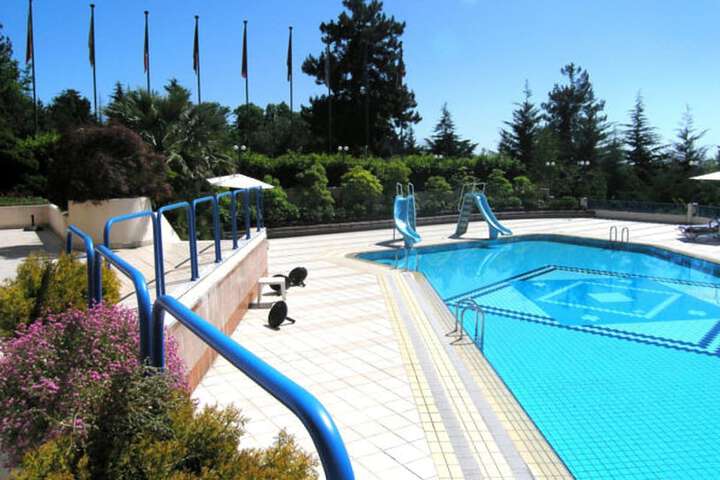 Pool Hotel