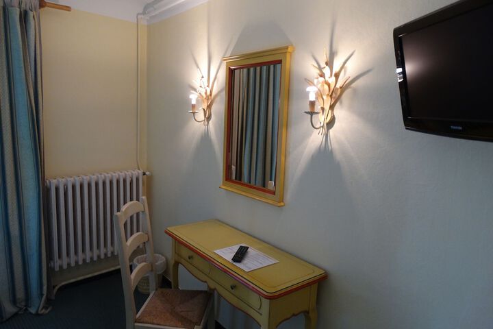 Room 25 of 70