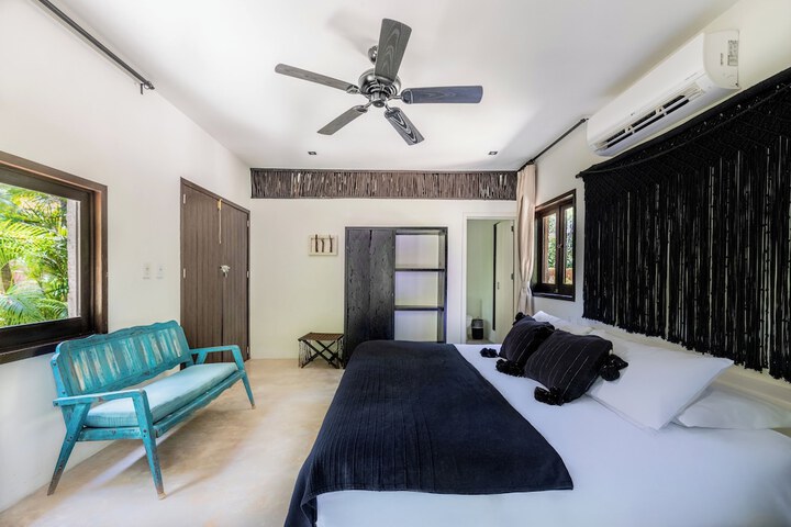Room 34 of 189