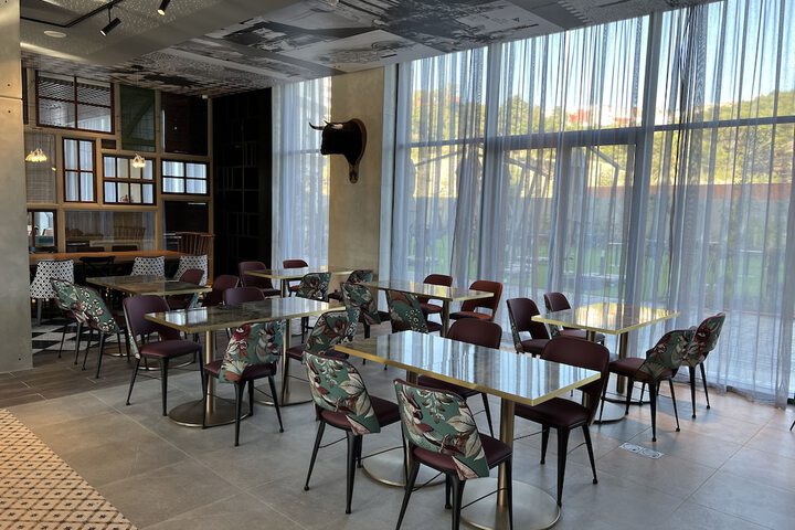Dining 84 of 112