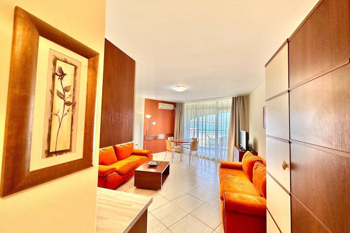 Room 73 of 151
