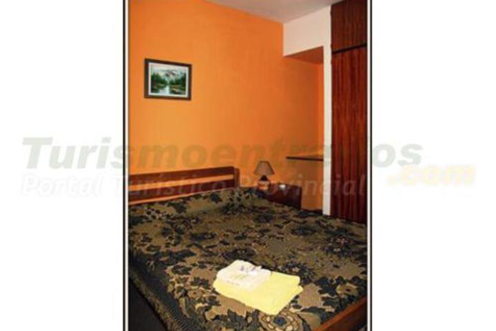 Room 13 of 18