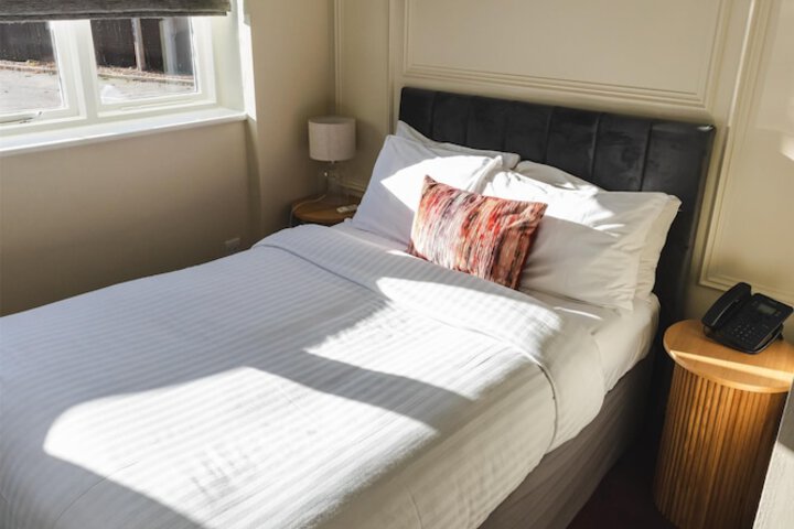 Room 43 of 85