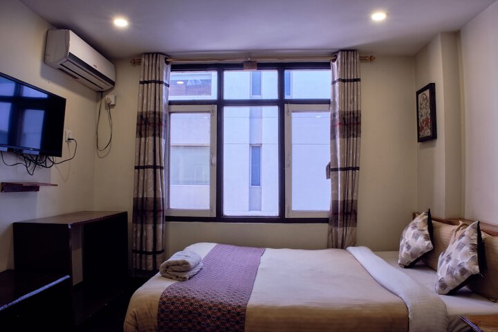 Room 15 of 122