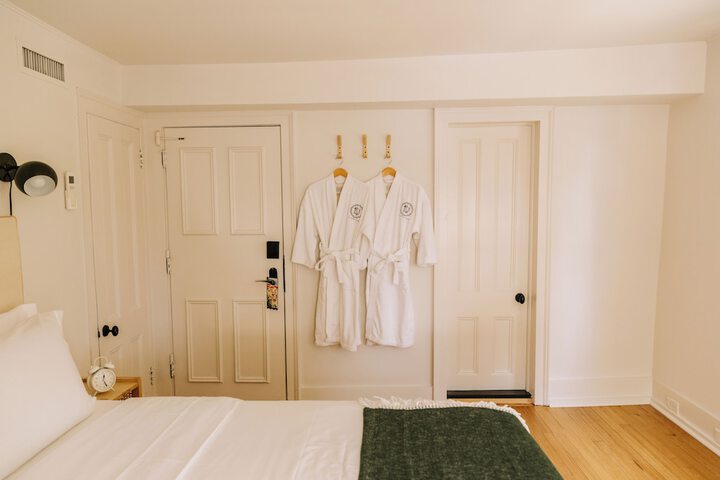 Room 15 of 43