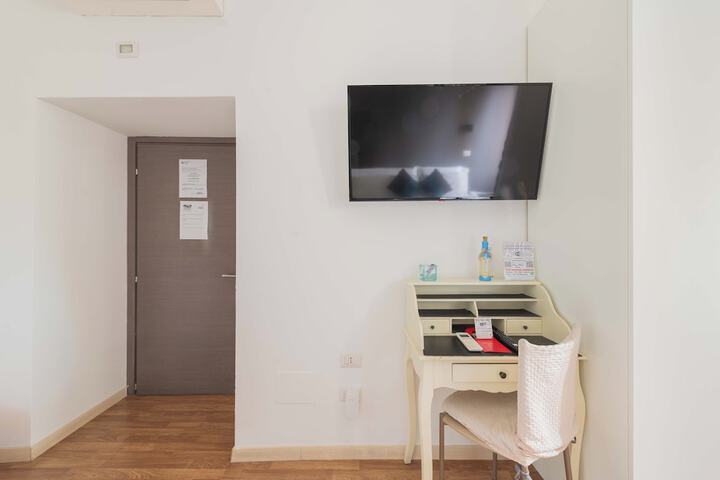 Room 29 of 80