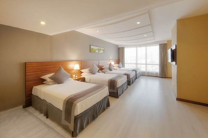 Room 10 of 31
