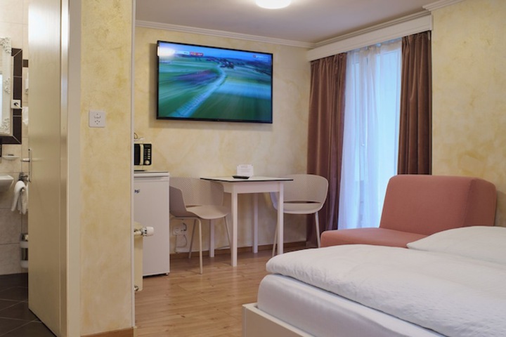 Room 163 of 266