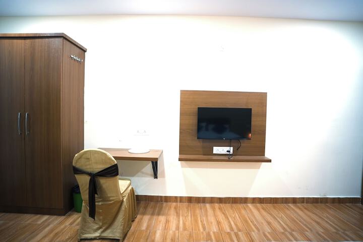 Room 2 of 26