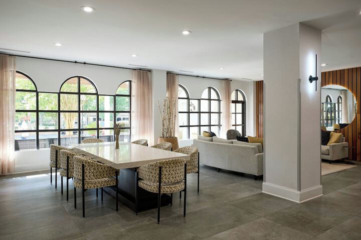Lobby lounge