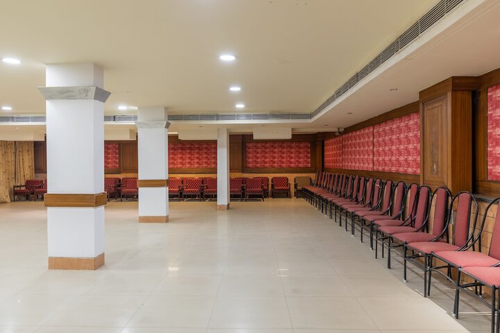 Ballroom/Hall 33 of 38