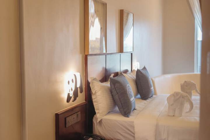 Room 18 of 35
