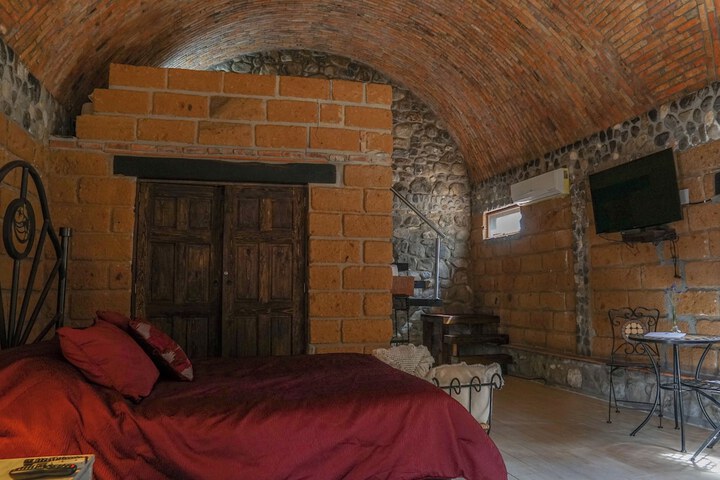 Room 11 of 62