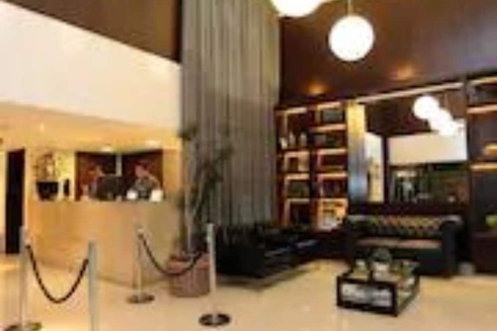 Entrance & Lobby