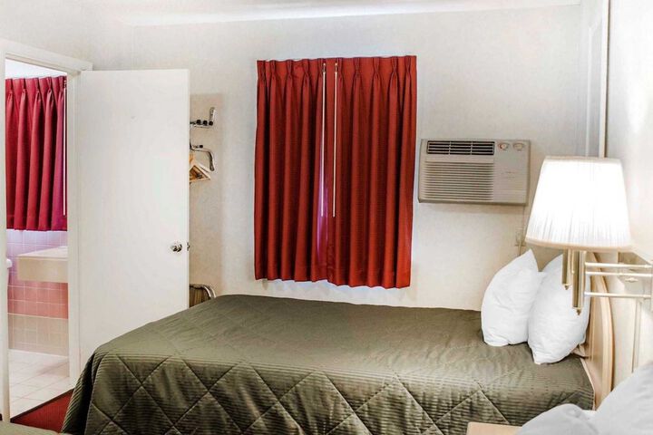 2 Double Beds (14 of 17)