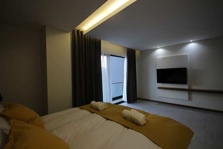 Room 15 of 66