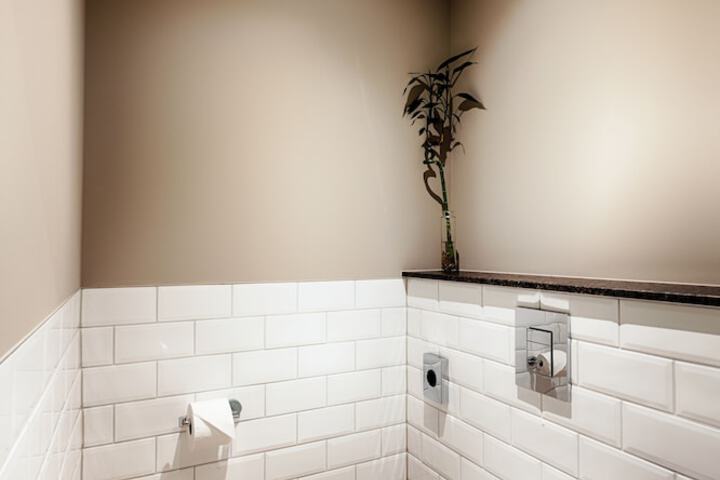 Room 29 of 64
