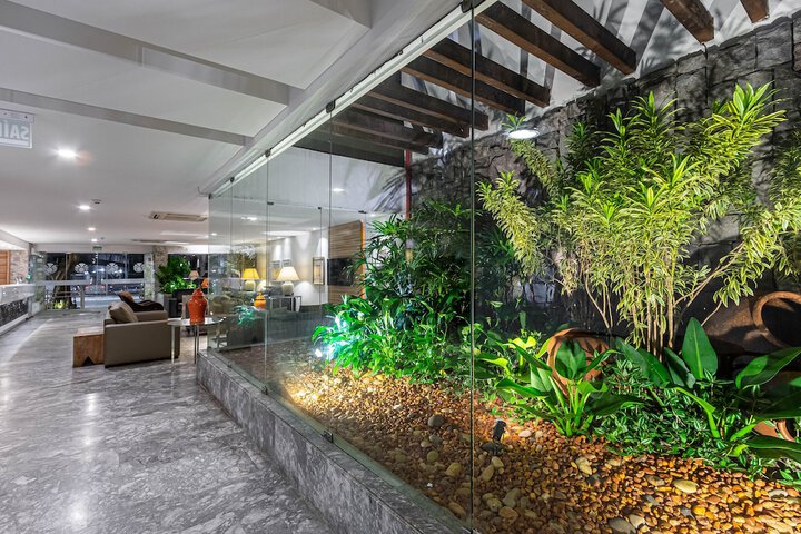 Guest Lobby