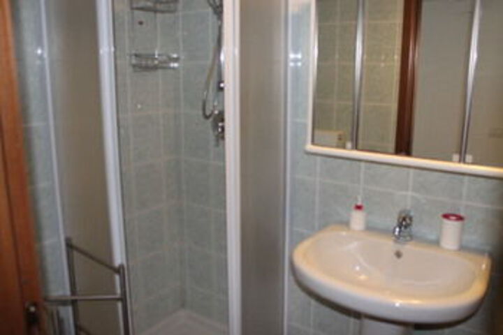 Room 46 of 499