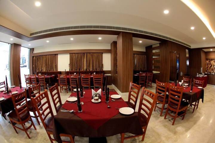 Dining 17 of 22