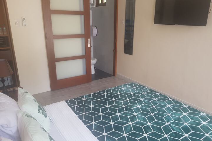 Room 9 of 38