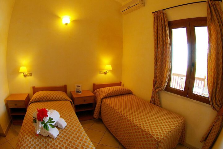 Room 7 of 119