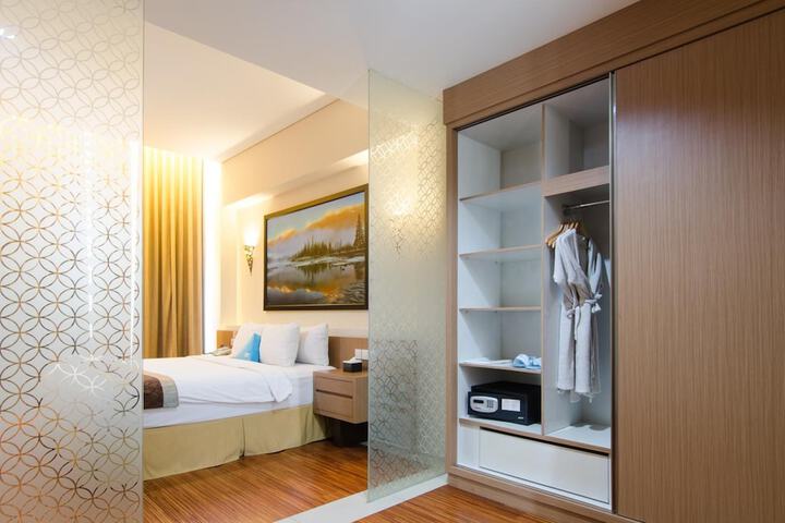 Room 12 of 44