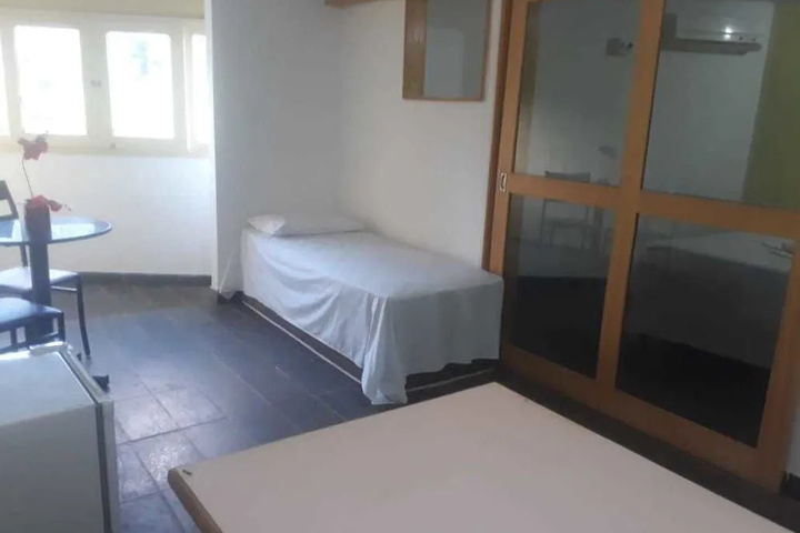 Room 5 of 15