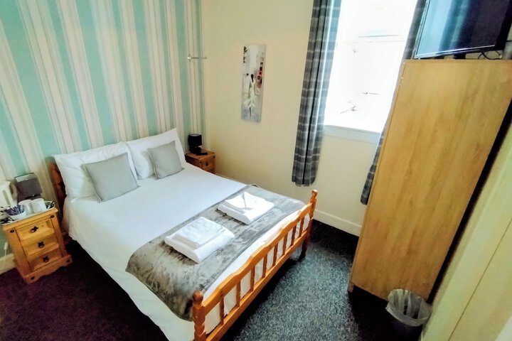 Room 26 of 61
