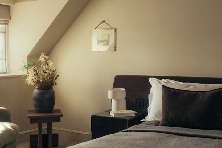 Room 10 of 30
