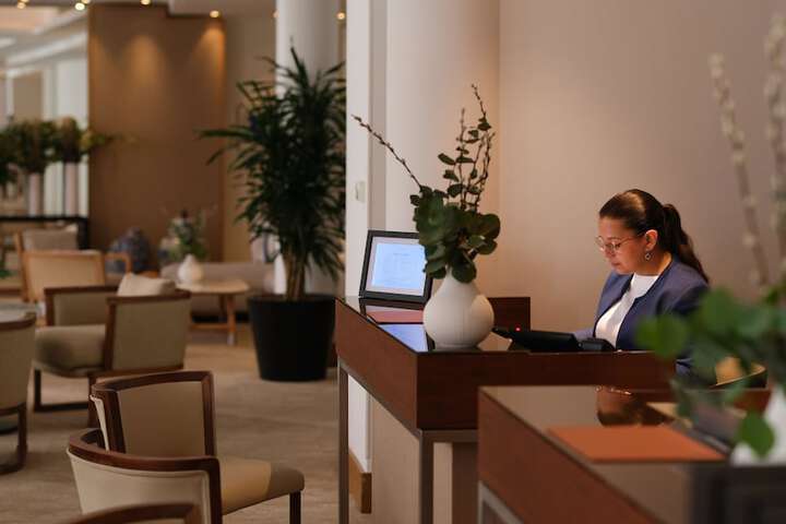 Entrance & Lobby