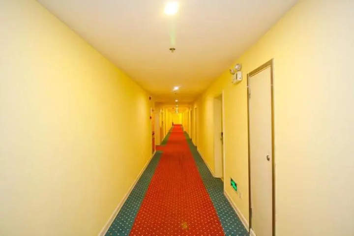 Room 5 of 7