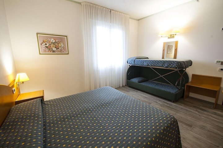 Room 17 of 47