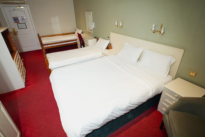 Room 18 of 68