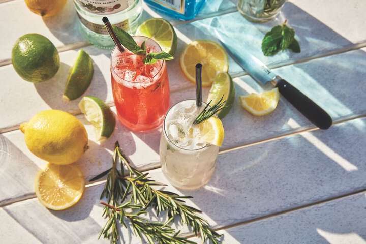 Poolside bar