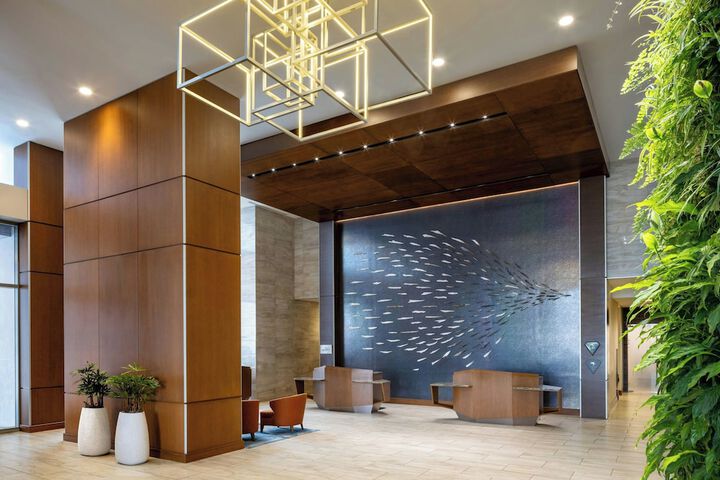 Lobby lounge