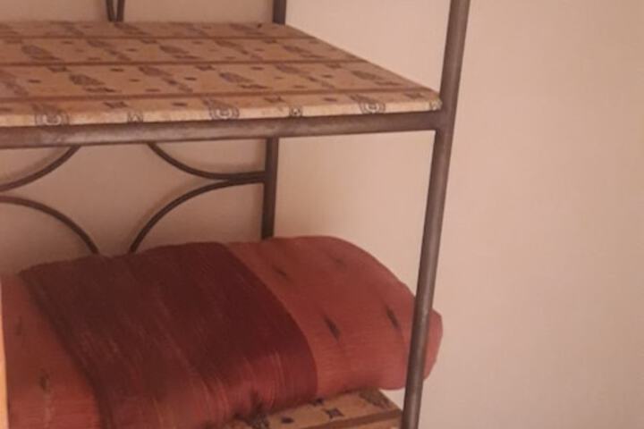 Room 6 of 82