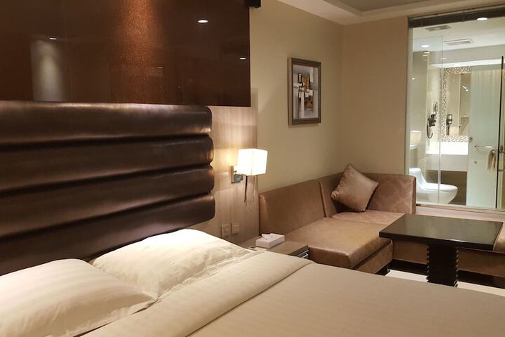 Room 42 of 139