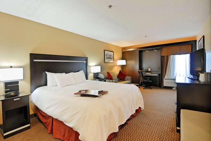 1 King Bed (1 of 17)