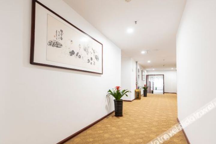 Hotel Interior 4 of 12